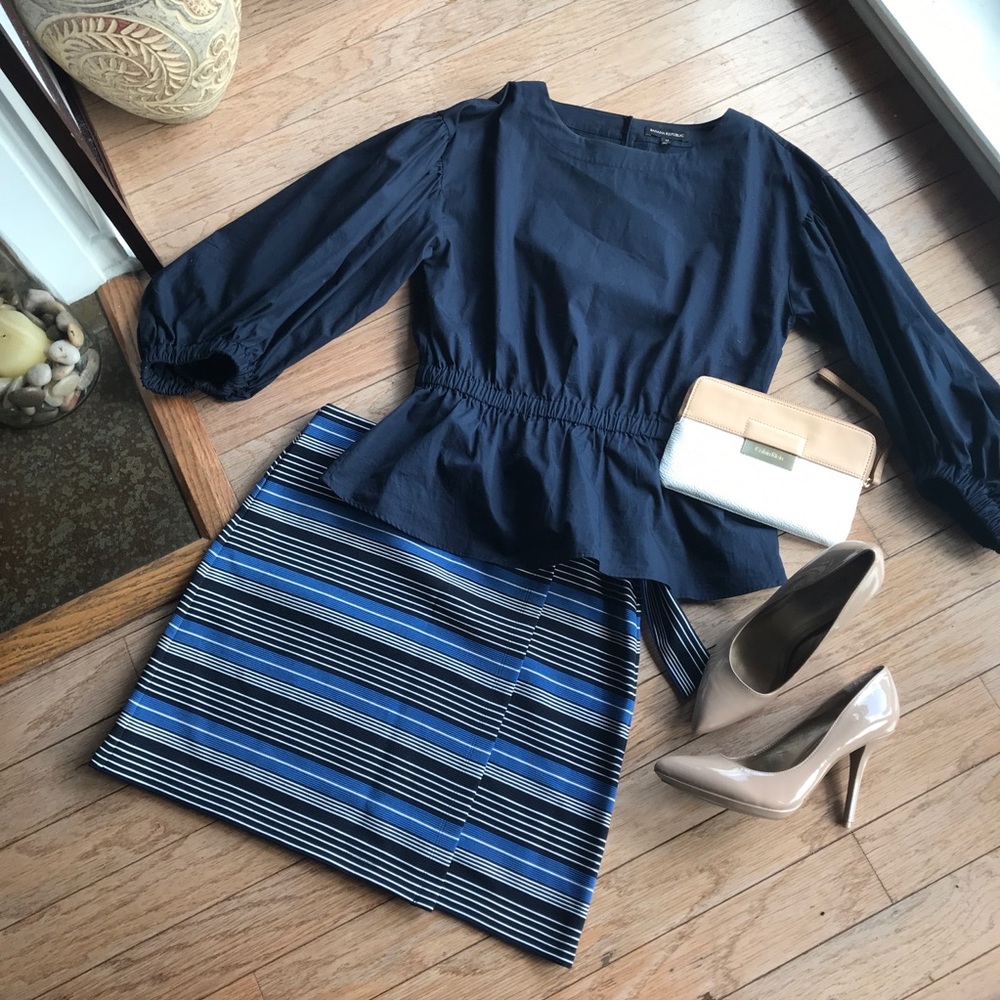 Banana Republic Lantern Sleeve Top